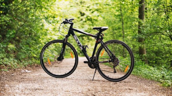 5 Best Hybrid Bikes Under $300 in 2022 [Buying Guide]